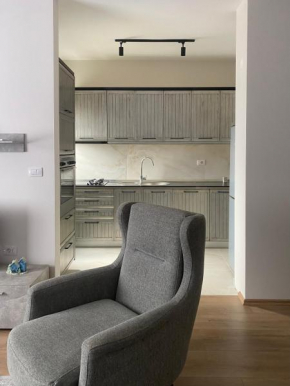L.L MAISON 2